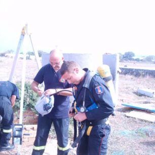Πυροσβέστες απεγκλώβισαν γάτα από πηγάδι στον Αμπελά της Πάρου 5 ParosAmpelasPigadiPyrosvestes2 11 2021 6