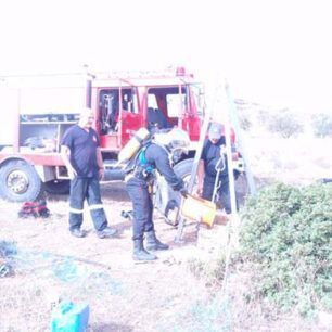 Πυροσβέστες απεγκλώβισαν γάτα από πηγάδι στον Αμπελά της Πάρου 7 ParosAmpelasPigadiPyrosvestes2 11 2021 8