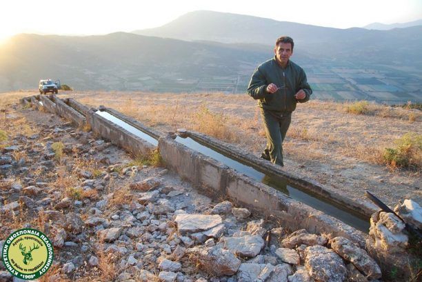 Μήνυσαν τον κυνηγό και κατάσχεσαν την καραμπίνα του επειδή κυνηγούσε παρανόμως πέρδικες στην Ζήρεια Κορινθίας