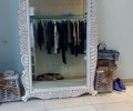 Ζωντανά στολίδια σε κατάστημα γυναικείων ρούχων στο Ναύπλιο