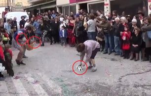 Έσερναν κουνέλια και μια κότα στην άσφαλτο στο Παλαικαστριανό Καρναβάλι στη Σητεία (βίντεο)