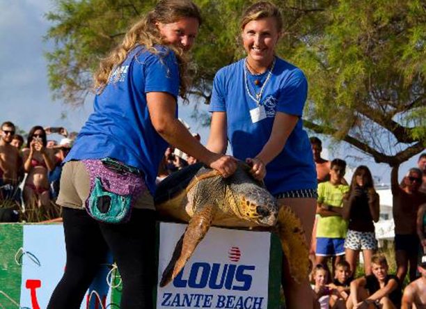 Απελευθέρωσαν αφού γιάτρεψαν την caretta caretta που βρέθηκε τραυματισμένη στη Ζάκυνθο