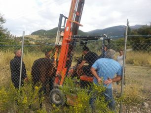 Συνελήφθη ο ιδιοκτήτης του αλόγου που αργοπέθαινε εγκαταλελειμμένο σε χωράφι στο Βελβίτσι Αχαΐας