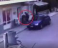 Λέσβος: Η κάμερα κατέγραψε τον άνδρα που εγκατέλειψε 4 κουταβάκια στη Μυτιλήνη (βίντεο)