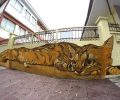 Γκράφιτι - στολίδι με μια γάτα σε Γυμνάσιο στη Νάουσα Ημαθίας