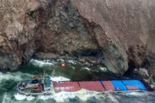 ΑΡΧΙΠΕΛΑΓΟΣ: Η προσάραξη φορτηγού πλοίου στις ακτές της Μυκόνου πέρασε στα ψιλά όμως μας θυμίζει πόσο κινδυνεύει το περιβάλλον