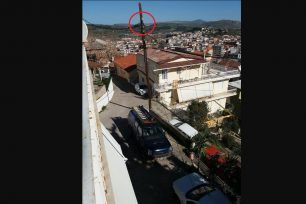 Ευχαριστούν τους εργαζόμενους στη Δ.Ε.Δ.Δ.Η.Ε. Ορχομενού Βοιωτίας που απεγκλώβισαν γάτα από κολώνα στη Λιβαδειά (βίντεο)