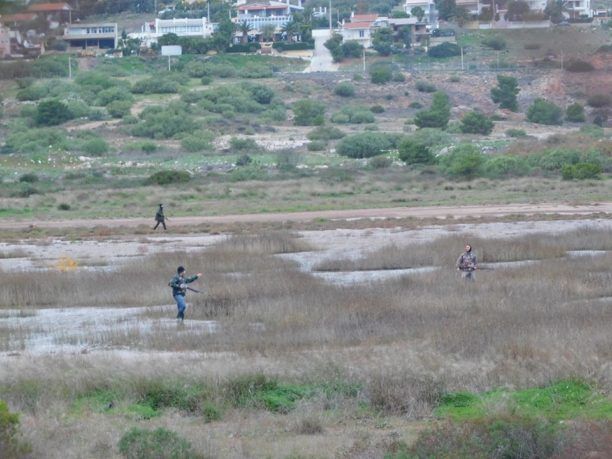 Κυνηγοί εντοπίστηκαν σε απαγορευμένη για κυνήγι περιοχή στις Αλυκές Αναβύσσου Αττικής (βίντεο)