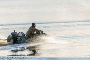 Αχαΐα: Συνελήφθη κυνηγός που πυροβόλησε πάνω σε τζετ σκι τους οικολόγους μέσα στο Πάρκο Κοτυχίου – Στροφυλιάς (βίντεο)