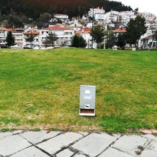 Ταΐστρες και τροφή για τ’ αδέσποτα από τον Δήμο Καστοριάς 2 KastoriaTaistresAdespota24 3 2020 1