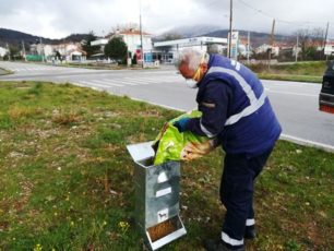 Ταΐστρες και τροφή για τ’ αδέσποτα από τον Δήμο Καστοριάς