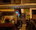 Θεσσαλονίκη: Πυροσβέστες έσωσαν γατάκι που καταστηματάρχης έκλεισε μέσα σε γυψοσανίδα καταστήματος (βίντεο)