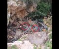 Άγιος Ιωάννης Λακωνίας: Κουταβάκια σκελετωμένα, εγκλωβισμένα σε βάραθρο - χωματερή (βίντεο)