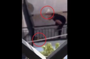 Πέραμα Αττικής: Στο Α.Τ. μεταφέρθηκε  άνδρας που χτυπούσε ανελέητα σκύλο σε μπαλκόνι σπιτιού (βίντεο)