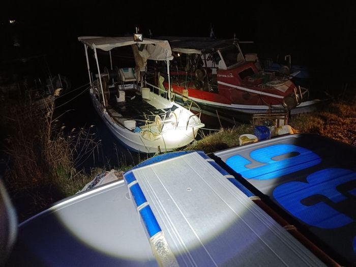 Συνέλαβαν ψαράδες που αλίευσαν παρανόμως από τον Αμβρακικό κόλπο 2.010 ολοθούρια, αγγούρια της θάλασσας 2 AmvrakikosPsaradesOlothouria 1