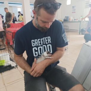 Έκκληση για φιλοξενίες και υιοθεσίες ζώων που γλύτωσαν από πυρόπληκτες περιοχές της Αχαΐας (βίντεο) 9 PlazEOTPatrasSkyliaKoutaviaFotia14 8 2025 5