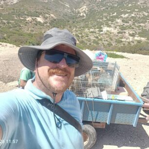 Απομάκρυναν και στείρωσαν 16 γάτες που ζούσαν στο ξερονήσι Πολύαιγος έναντι της Κιμώλου (βίντεο) 21 PolyaigosKimolouGates26 7 2025 21