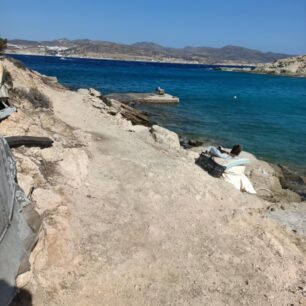 Απομάκρυναν και στείρωσαν 16 γάτες που ζούσαν στο ξερονήσι Πολύαιγος έναντι της Κιμώλου (βίντεο) 25 PolyaigosKimolouGates26 7 2025 25