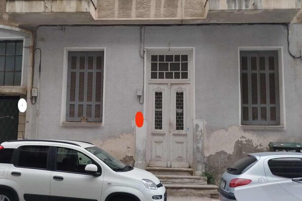 Αθήνα: Έκκληση για τη διάσωση γατιών από σπίτι που θα γκρεμιστεί στο Παγκράτι