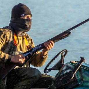 Πάτρα: Αθώος κυνηγός που κατηγορήθηκε ότι πυροβολούσε κατά οικολόγων και σκότωνε υδρόβια πτηνά σε προστατευόμενη περιοχή (βίντεο) 13 KinigosLimnothalassaProkopou26 12 2019 43