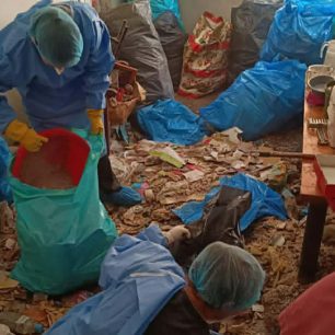 Αθήνα: Σε τραγική κατάσταση μέσα σε σκουπίδια ύψους μισού μέτρου βρέθηκαν 9 γάτες σε διαμέρισμα συλλέκτριας στους Αμπελόκηπους 5 AmpelokipoiAthinaSyllektriaSevastoupoleos2 2026 4