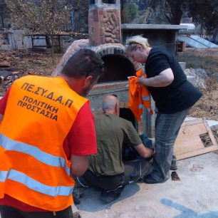 Συνεχίζεται αδιάκοπα η διάσωση ζώων κάθε είδους από τις φλόγες - Πάρα πολλά κάηκαν ζωντανά στη δυτική Αττική (βίντεο) 1 PESYDAPdiasoseisZoonAttiki3 8 2026 1