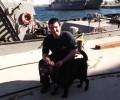 Σώος και αβλαβής ζει στον Ναύσταθμο Σαλαμίνας ο σκύλος που κακοποιήθηκε από τον ναύτη το 2009 (βίντεο)