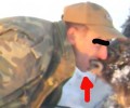 Κυνηγός δαγκώνει τη μουσούδα του νεκρού αγριογούρουνου! (Βίντεο)