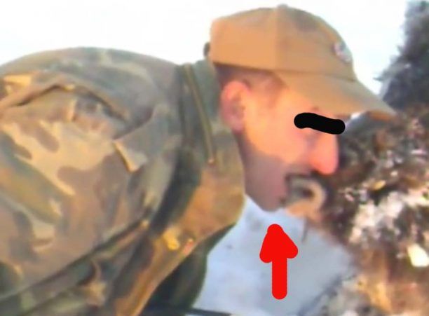 Κυνηγός δαγκώνει τη μουσούδα του νεκρού αγριογούρουνου! (Βίντεο)