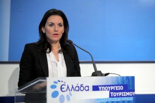 Ενημέρωσαν την υπουργό Τουρισμού για την κακοποίηση των ζώων στην Ελλάδα
