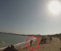 Πάρος: Ιδιοκτήτης ξενοδοχείου απείλησε με τσουγκράνα τουρίστριες που έκαναν ιππασία σε παραλία (βίντεο)